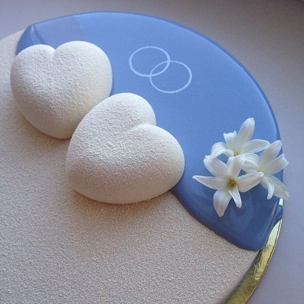 Или вот этот нежный бело-голубой тортик, сделанный с любовью и вниманием к деталям. кондитер, перфекционизм, сладкое, торты, фото