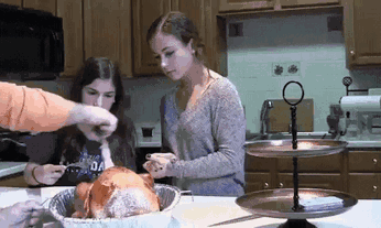 Dad Told His Daughters That The Turkey Was Pregnant