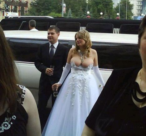 2. Она так счастлива, что сейчас лопнет невесты, свадебное платье